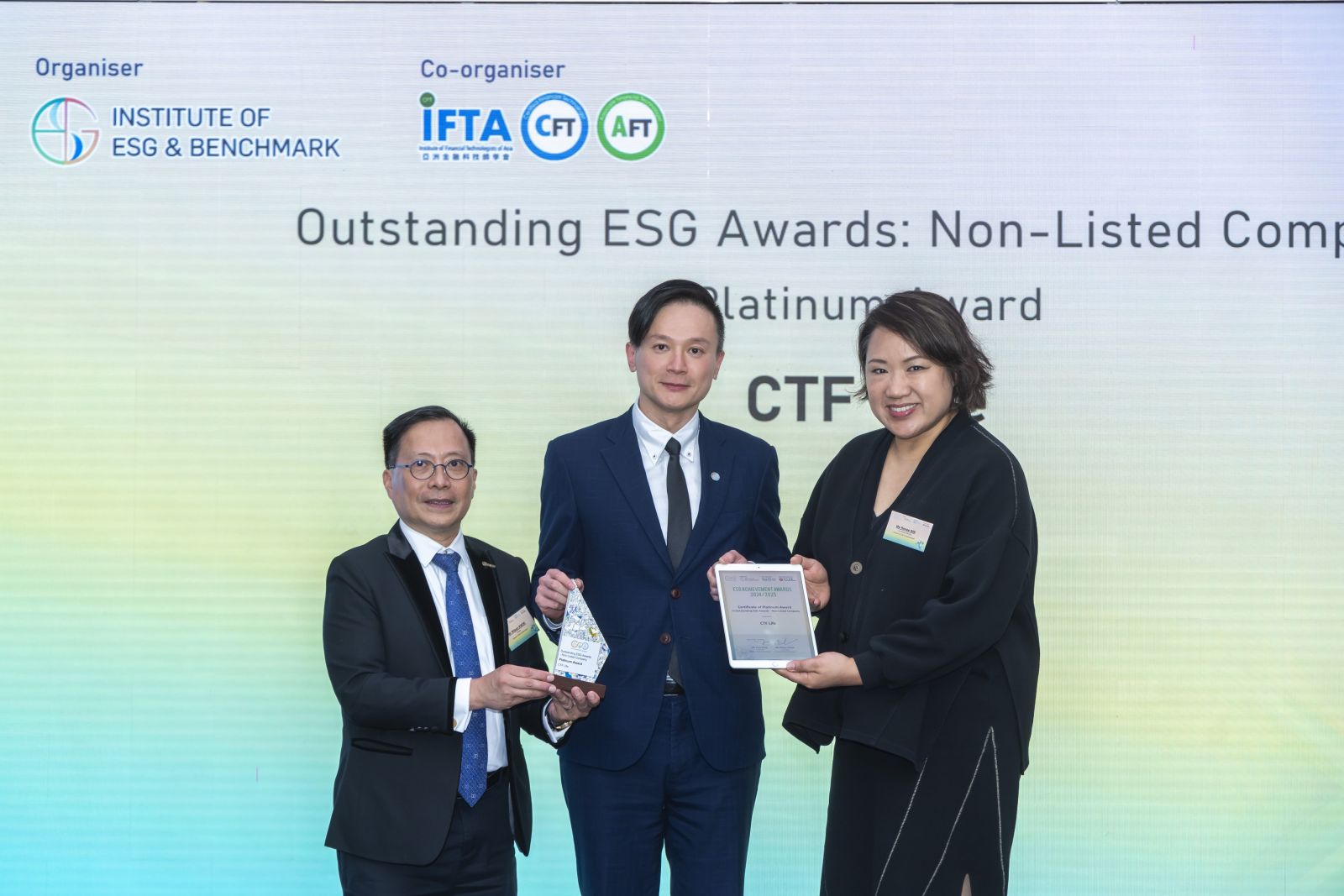 周大福人壽榮獲傑出環境、社會、企業管治大獎 (非上市公司) — 白金獎